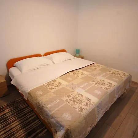 Divna * Njivice